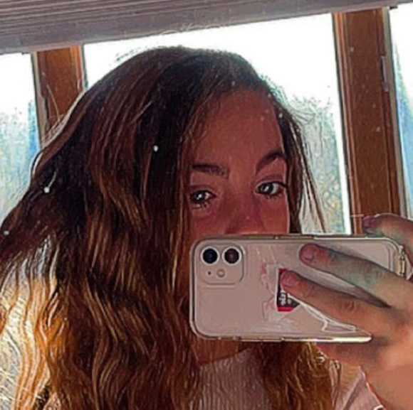 Meet your Posher, Carly - Picture 1 of 1